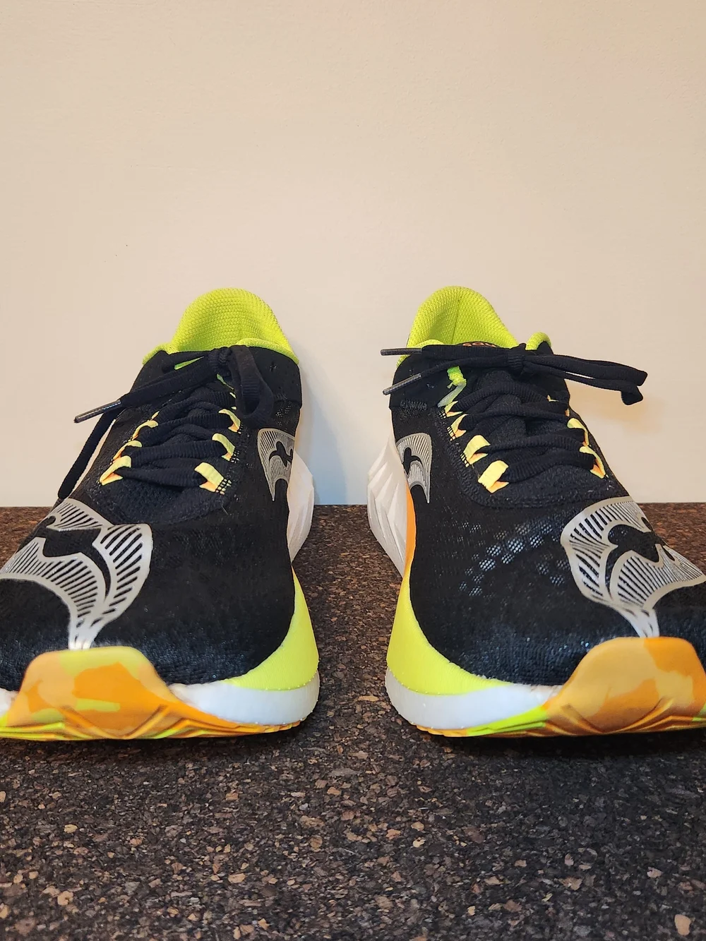 Saucony Endorphin Pro Running Shoes Mens Size 12